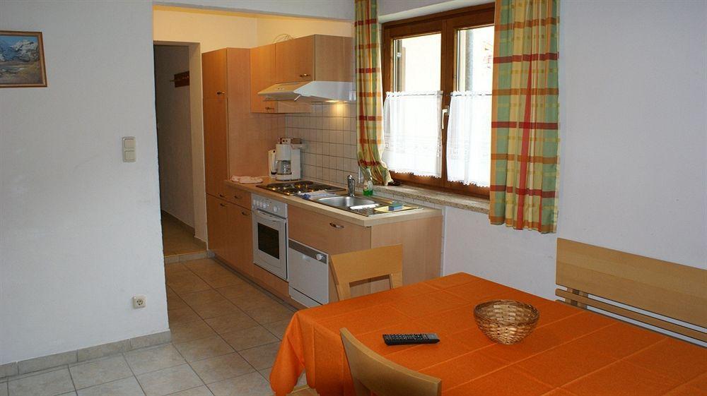 Landhaus Marlies Apartments Цел ам Зее Екстериор снимка